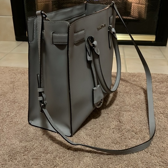 Michael Kors Dillon Large Saffiano Leather Satchel - Picture 4 of 12